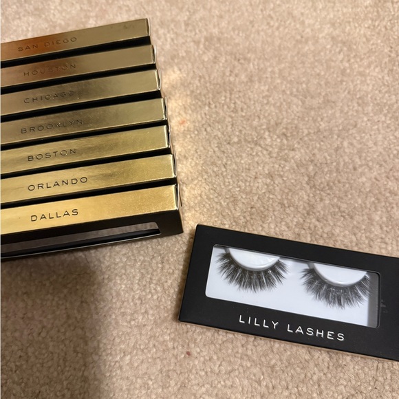 Lilly Lashes - Picture 3 of 5